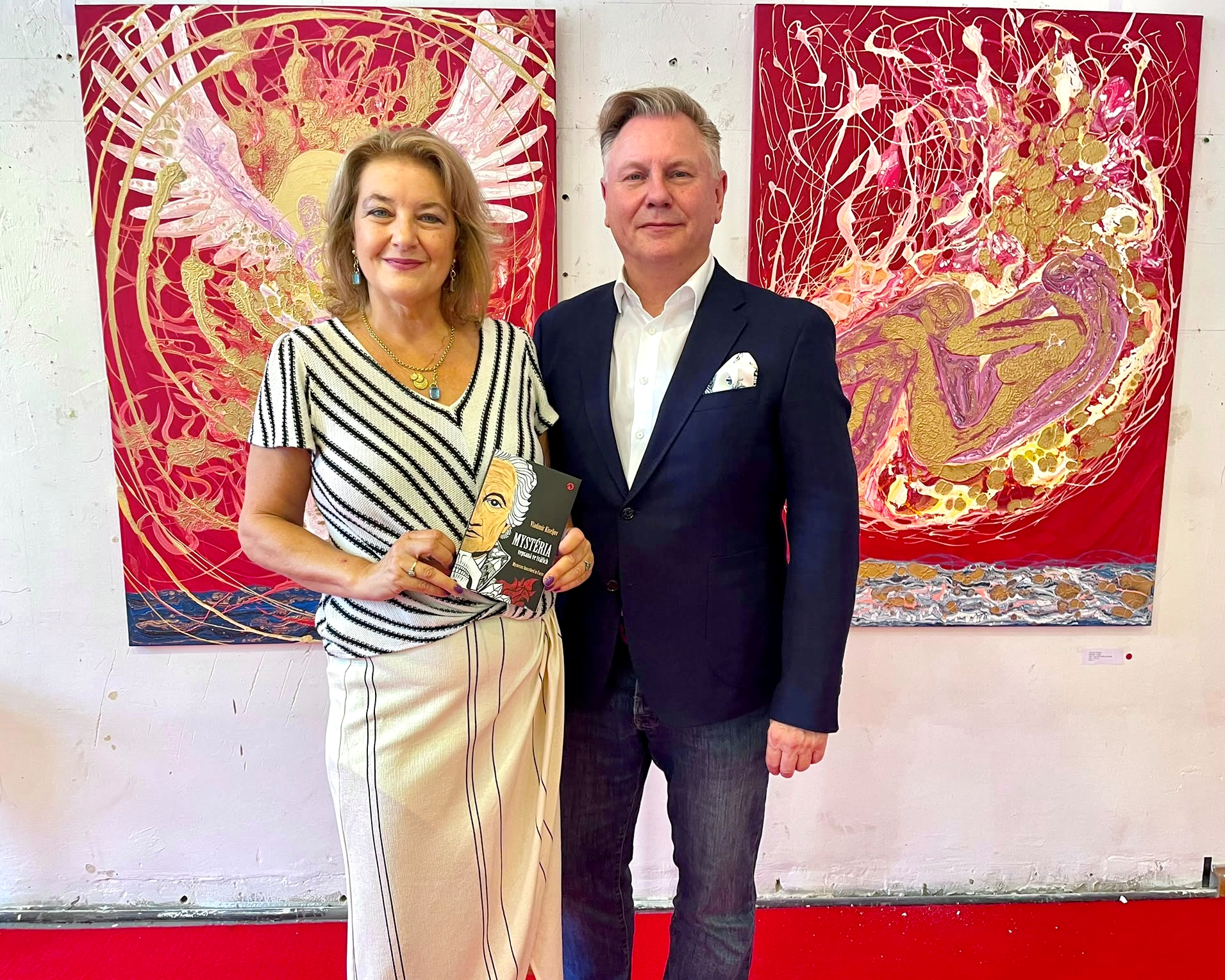 Gabriela Jurosz (1. Vorsitzende DTG Bayreuth) mit Harry Leutscher (Präsident Richard-Wagner-Verband International)
